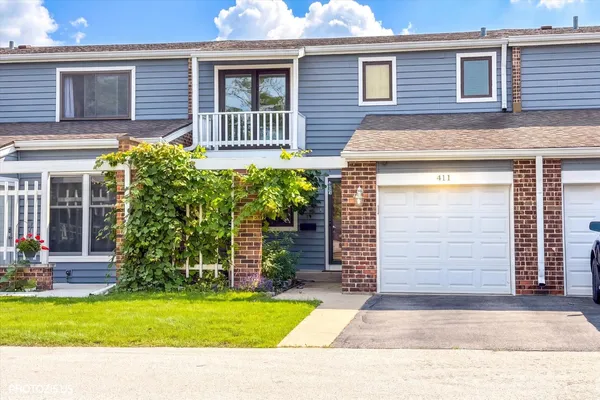 $395,000 | 411 Hickory Drive, Unit 411, Wheeling, IL 60090
