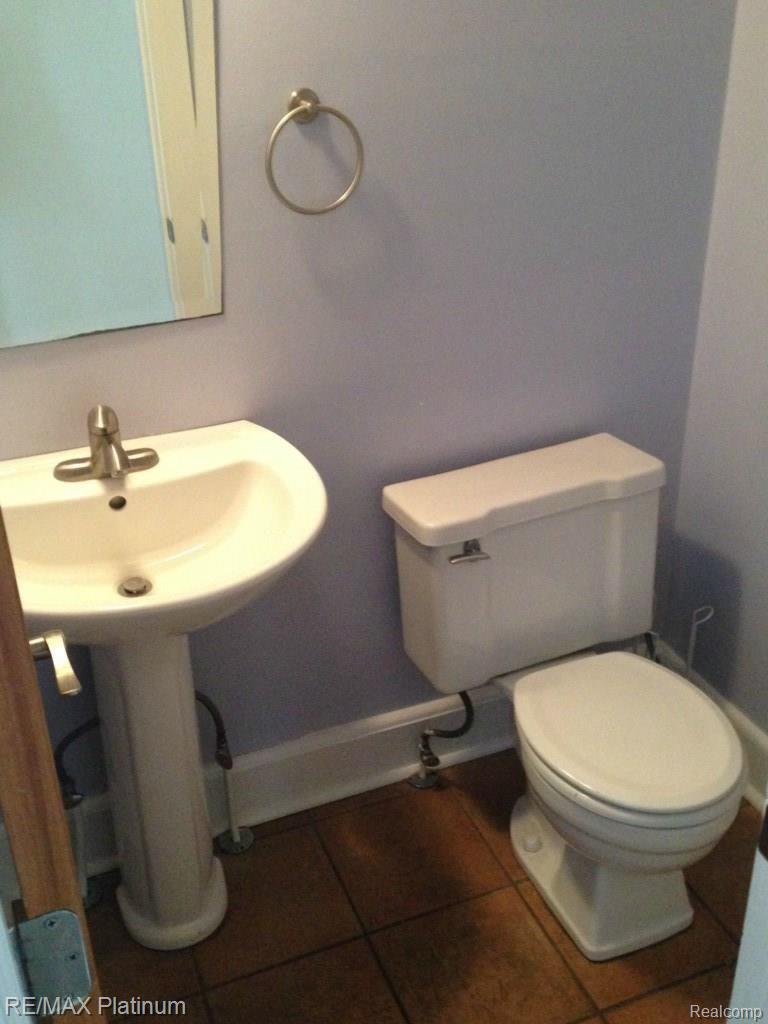5219 Prairie View Brighton, MI 48116 - Photo 15 of 19 photo 5.jpg
