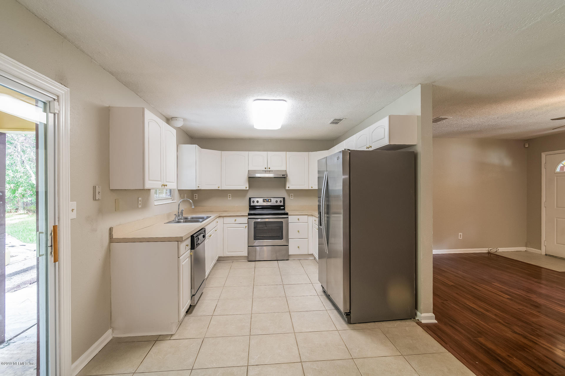 1145 Bacall Road Jacksonville, FL 32218 - Photo 3 of 24 photo_03
