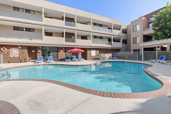 $460,000 | 7826 Topanga Canyon Boulevard, Unit 301, Canoga Park, CA 91304