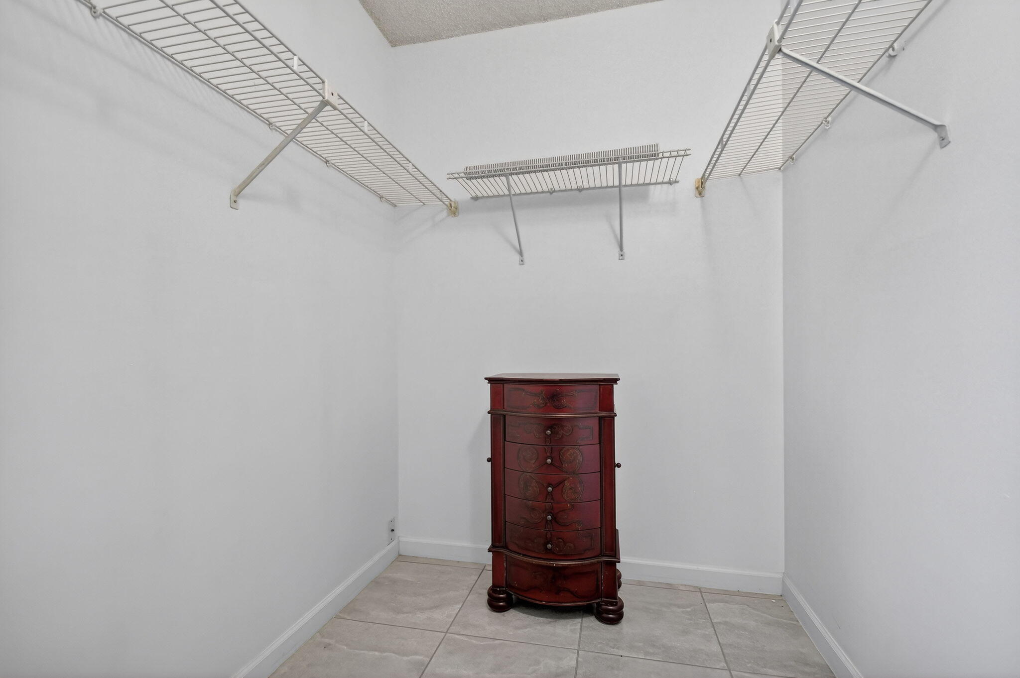 310 Pine Ridge Circle, Unit B1 Greenacres, FL 33463 - Photo 23 of 40 24-web-or-mls-DSC_2870