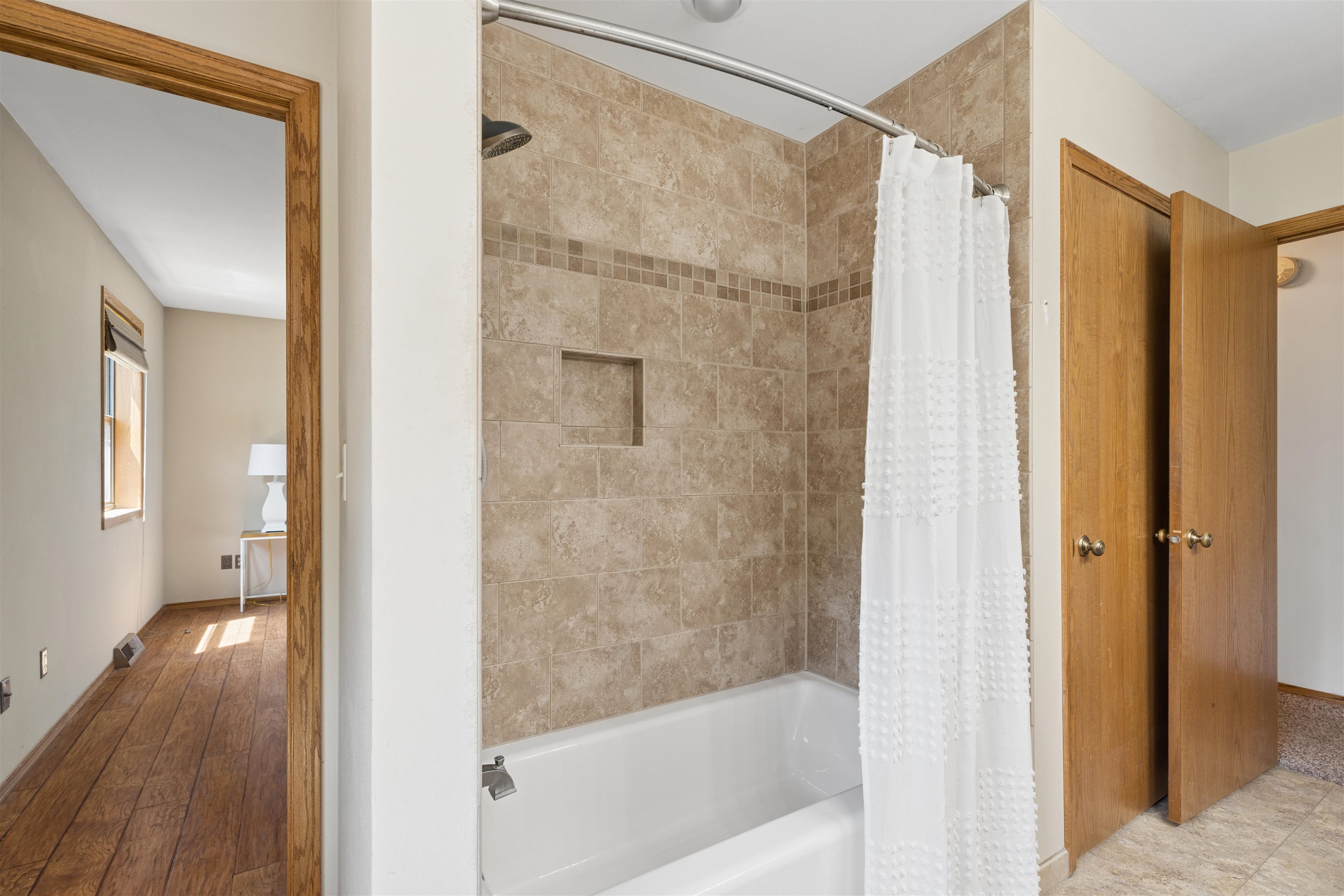 4085 Leonard Point Road Oshkosh, WI 54904 - Photo 17 of 42