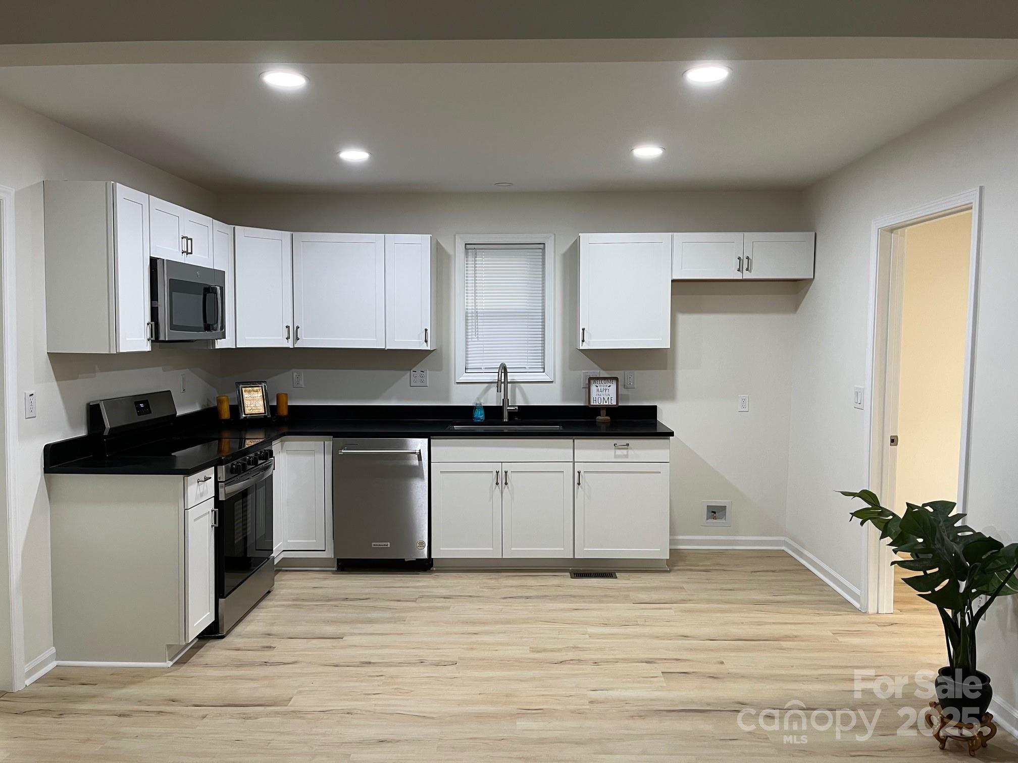 39 White Street Chester, SC 29706 - Photo 5 of 21