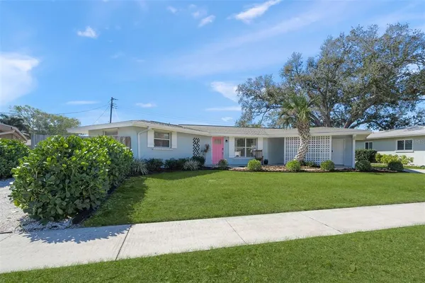 $485,000 | 3165 Regatta Circle, Sarasota, FL 34231