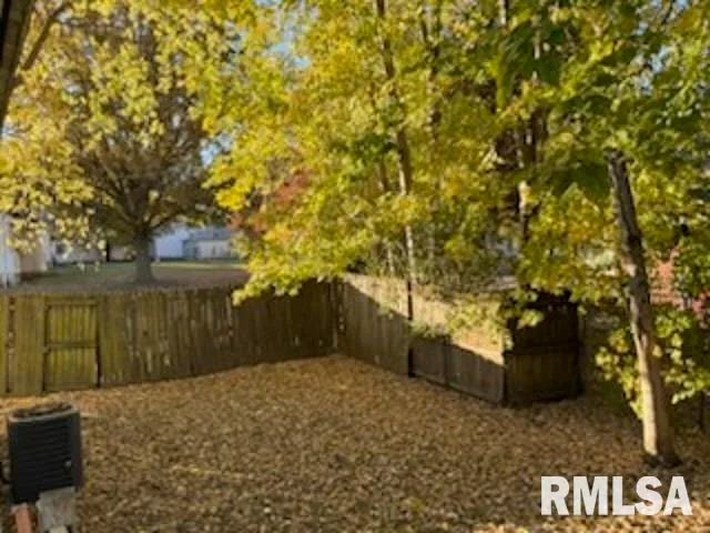 $89,900 | 217 East Tremont Street, Waverly, IL 62692