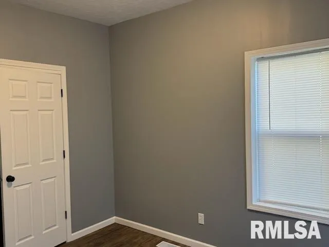 $89,900 | 217 East Tremont Street, Waverly, IL 62692