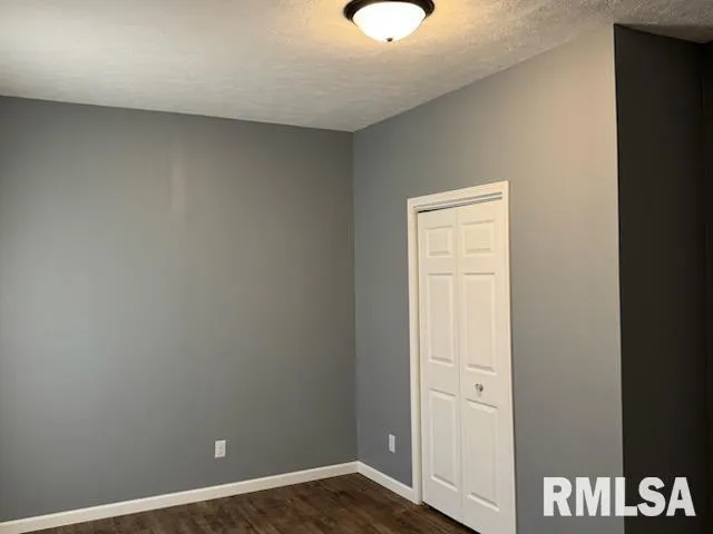 $89,900 | 217 East Tremont Street, Waverly, IL 62692