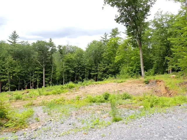$260,000 | 68 Norris Road, Orford, NH 03777