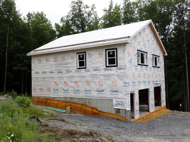 $260,000 | 68 Norris Road, Orford, NH 03777