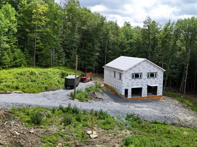 $260,000 | 68 Norris Road, Orford, NH 03777