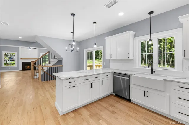 $739,900 | 264 Lybolt Road, Middletown, NY 10941