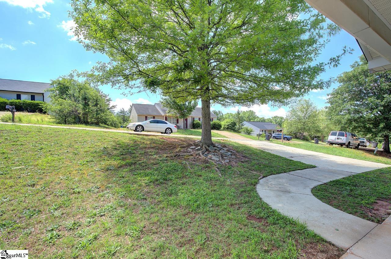 212 Riverbreeze Road Greenville, SC 29611 - Photo 3 of 26 Gallery Image 3