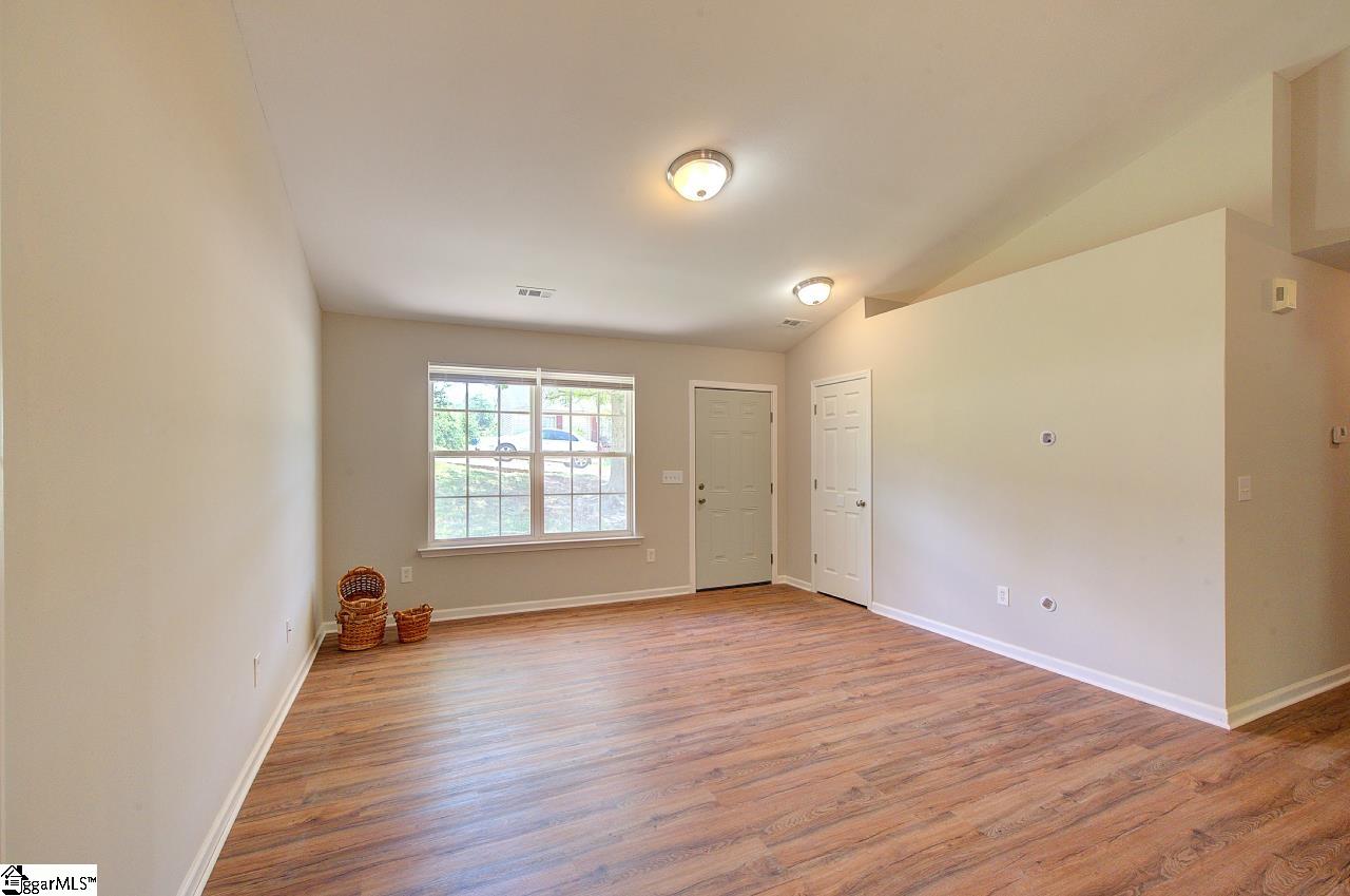 212 Riverbreeze Road Greenville, SC 29611 - Photo 5 of 26 Gallery Image 5
