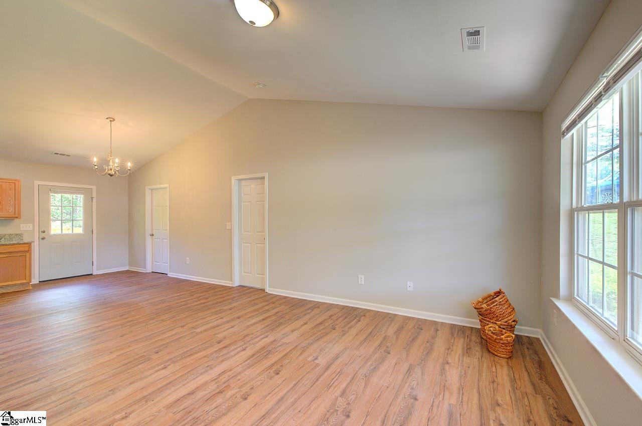 212 Riverbreeze Road Greenville, SC 29611 - Photo 6 of 26 Gallery Image 6