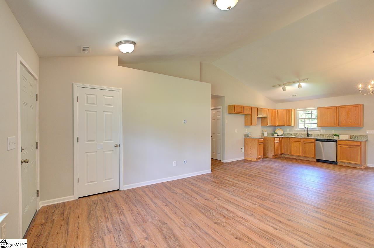 212 Riverbreeze Road Greenville, SC 29611 - Photo 7 of 26 Gallery Image 7