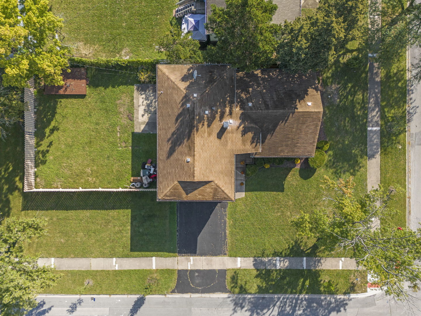 18749 Loomis Avenue Homewood, IL 60430 - Photo 32 of 41 an aerial view of a house
