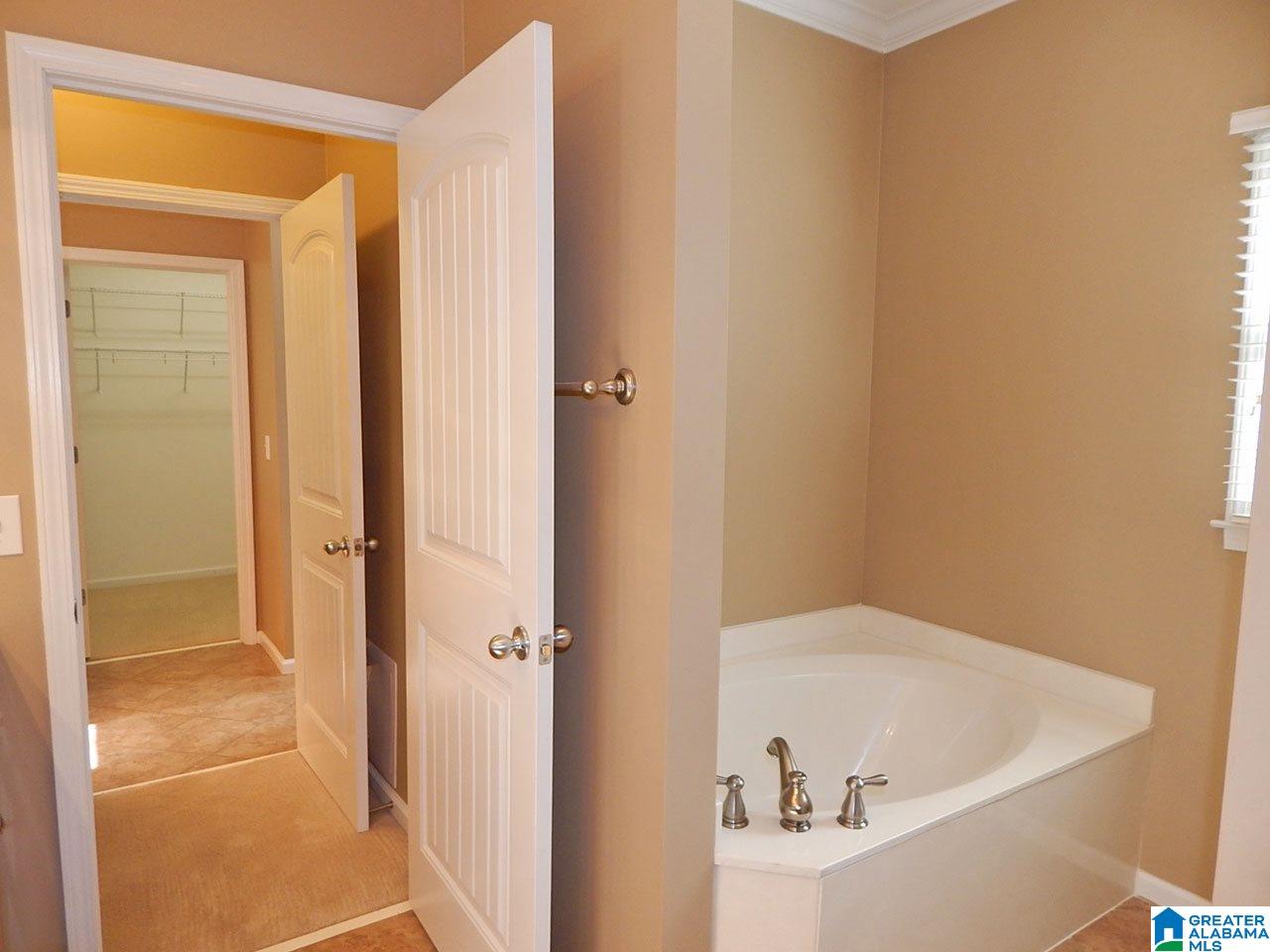 5266 Creekside Loop Birmingham, AL 35244 - Photo 13 of 17