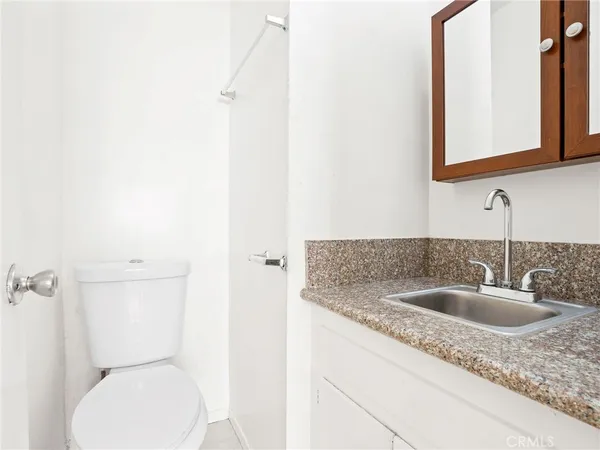 $2,255 | 9918 Ramona Street, Unit 6, Bellflower, CA 90706