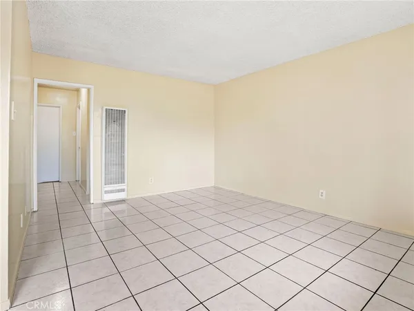 $2,255 | 9918 Ramona Street, Unit 6, Bellflower, CA 90706