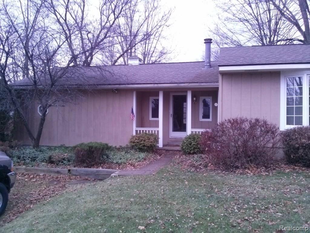 39 Texas Rochester Hills Rochester, MI 48309 - Photo 2 of 27