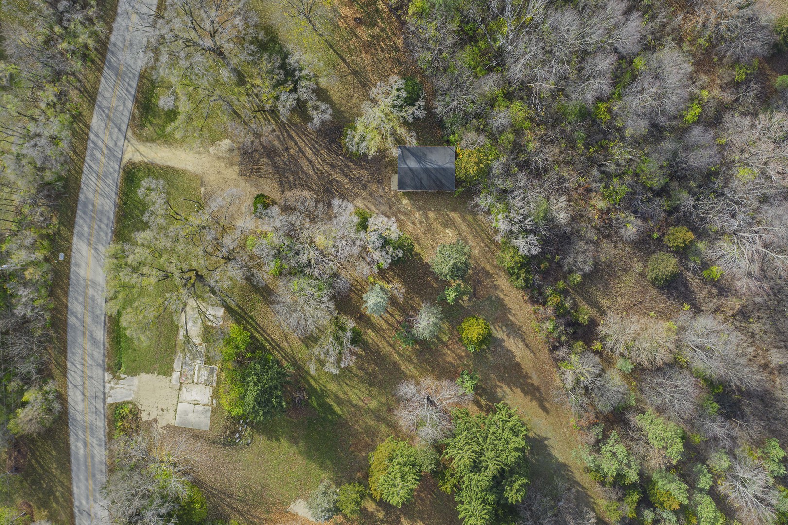 10182 Hamborg Road Roscoe, IL 61073 - Photo 7 of 23 a backyard of a house with lots of green space
