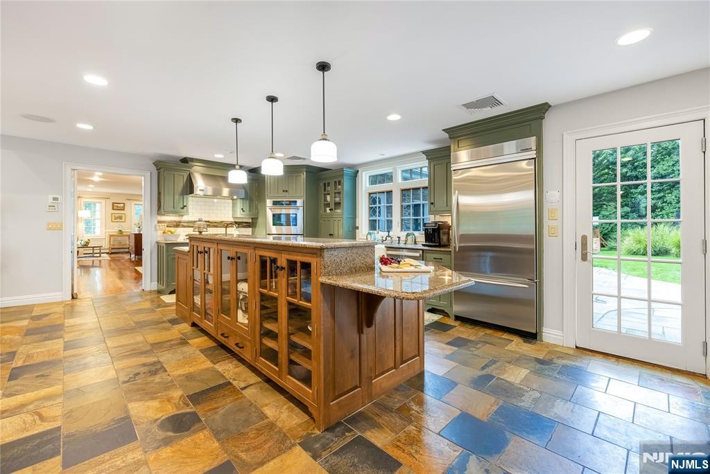 72 Hopper Farm Road Upper Saddle River, NJ 07458 - Photo 10 of 50 Gallery Image 10