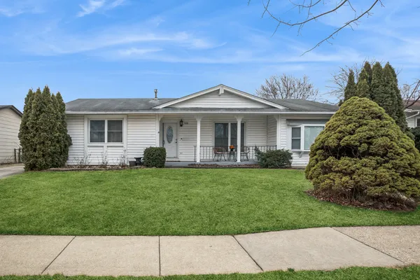 $390,000 | 988 Cooper Court, Elk Grove Village, IL 60007