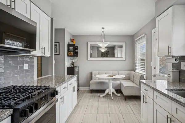 $390,000 | 988 Cooper Court, Elk Grove Village, IL 60007