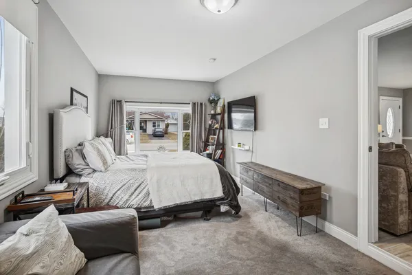$390,000 | 988 Cooper Court, Elk Grove Village, IL 60007