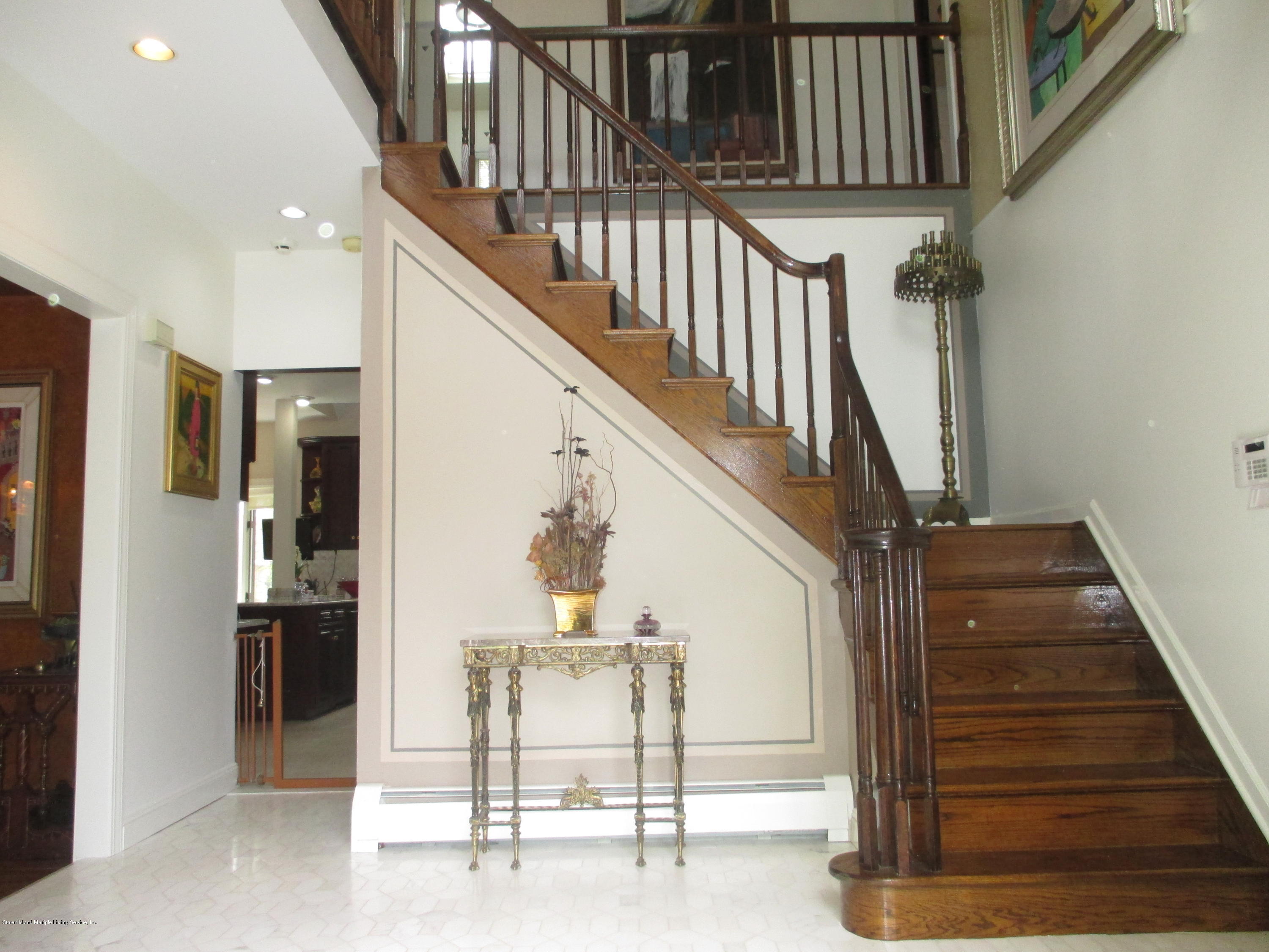 55 Ridge Loop Staten Island, NY 10304 - Photo 2 of 24 IMG_2661