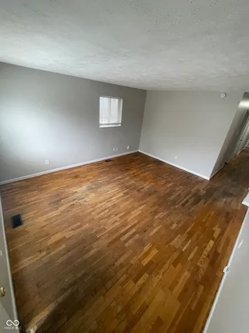 $1,095 | 1950 Carrollton Avenue, Indianapolis, IN 46202