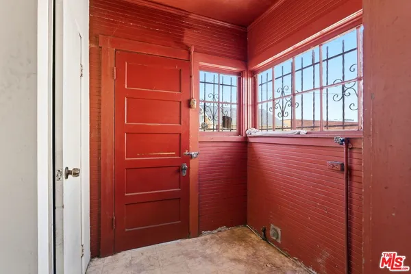 $995,000 | 127 South Westlake Avenue, Los Angeles, CA 90057