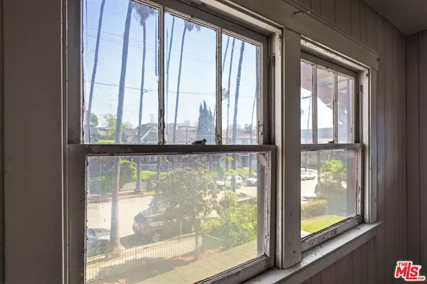 $995,000 | 127 South Westlake Avenue, Los Angeles, CA 90057