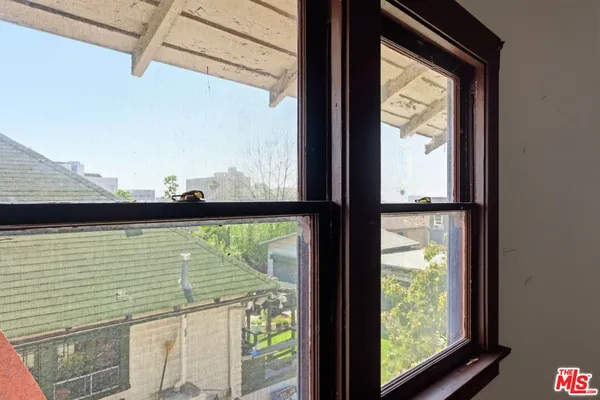 $995,000 | 127 South Westlake Avenue, Los Angeles, CA 90057