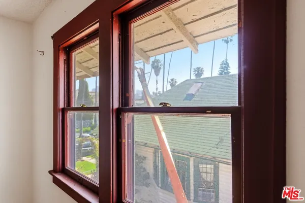 $995,000 | 127 South Westlake Avenue, Los Angeles, CA 90057