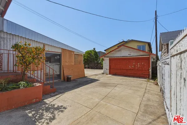 $995,000 | 127 South Westlake Avenue, Los Angeles, CA 90057