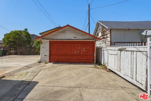 $995,000 | 127 South Westlake Avenue, Los Angeles, CA 90057