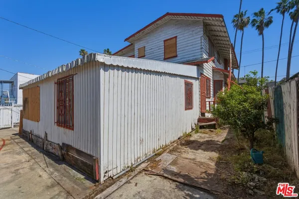 $995,000 | 127 South Westlake Avenue, Los Angeles, CA 90057