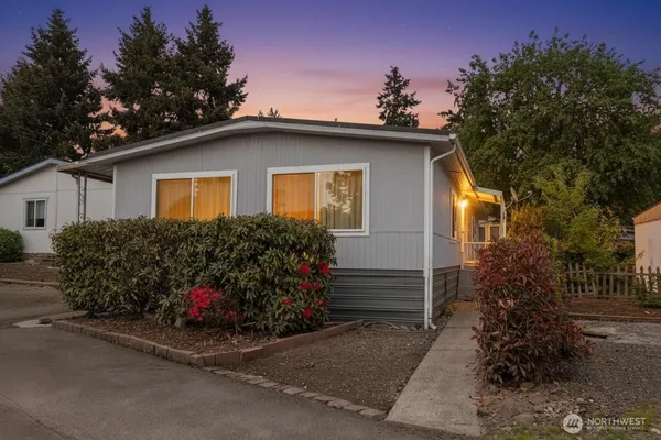 $129,000 | 7301 Northeast 175th Street, Unit 215, Kenmore, WA 98028