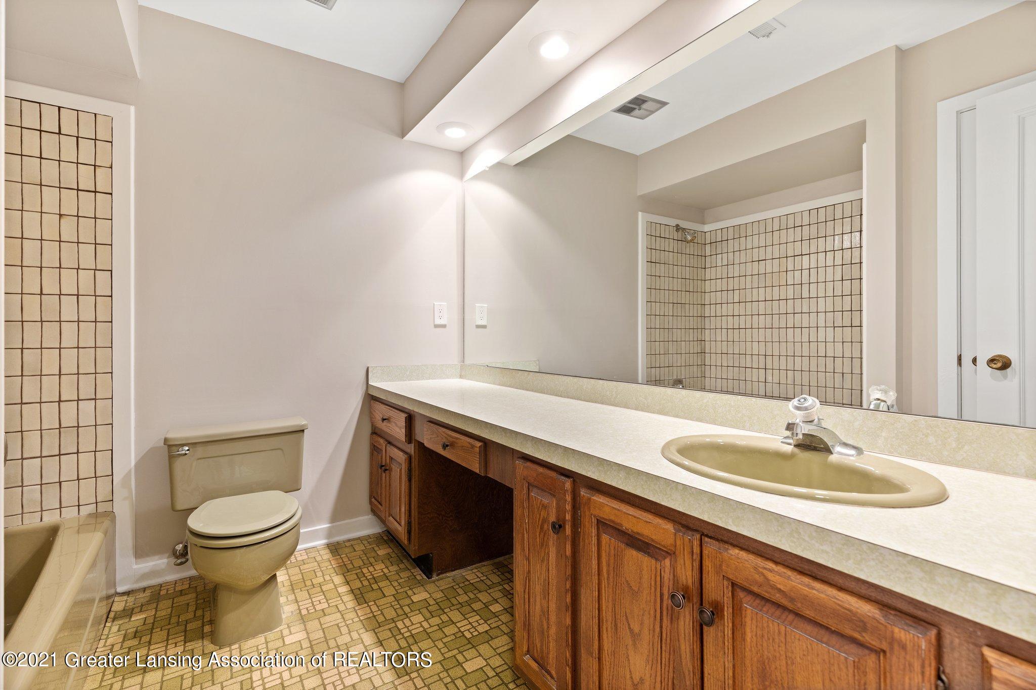 2067 Hamilton Road Okemos, MI 48864 - Photo 23 of 34 23-web-or-mls-1P6A1170
