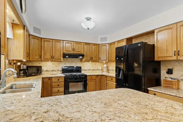 $519,900 | E10471 Pine Circle, Prairie du Sac, WI 53578