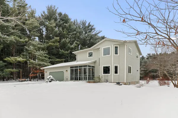 $519,900 | E10471 Pine Circle, Prairie du Sac, WI 53578