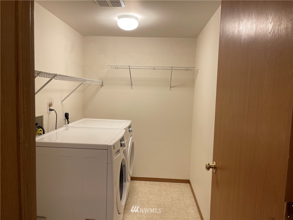 271 Ferndale Avenue Southeast Renton, WA 98056 - Photo 8 of 20 Gallery Image 8