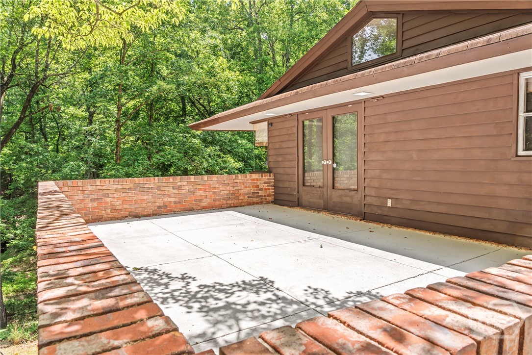 140 Inverness Road Athens, GA 30606 - Photo 42 of 55 Main Level Patio