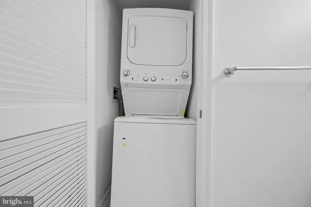 $463,000 | 2451 Midtown Avenue, Unit 203, Alexandria, VA 22303