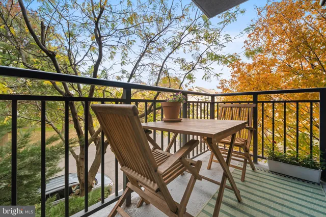 $463,000 | 2451 Midtown Avenue, Unit 203, Alexandria, VA 22303