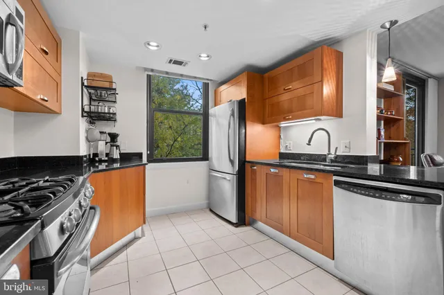 $463,000 | 2451 Midtown Avenue, Unit 203, Alexandria, VA 22303