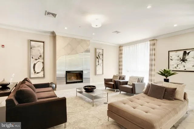 $463,000 | 2451 Midtown Avenue, Unit 203, Alexandria, VA 22303