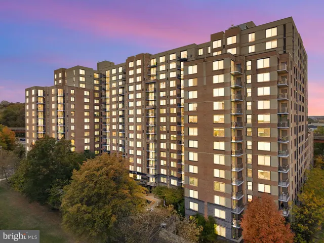 $463,000 | 2451 Midtown Avenue, Unit 203, Alexandria, VA 22303