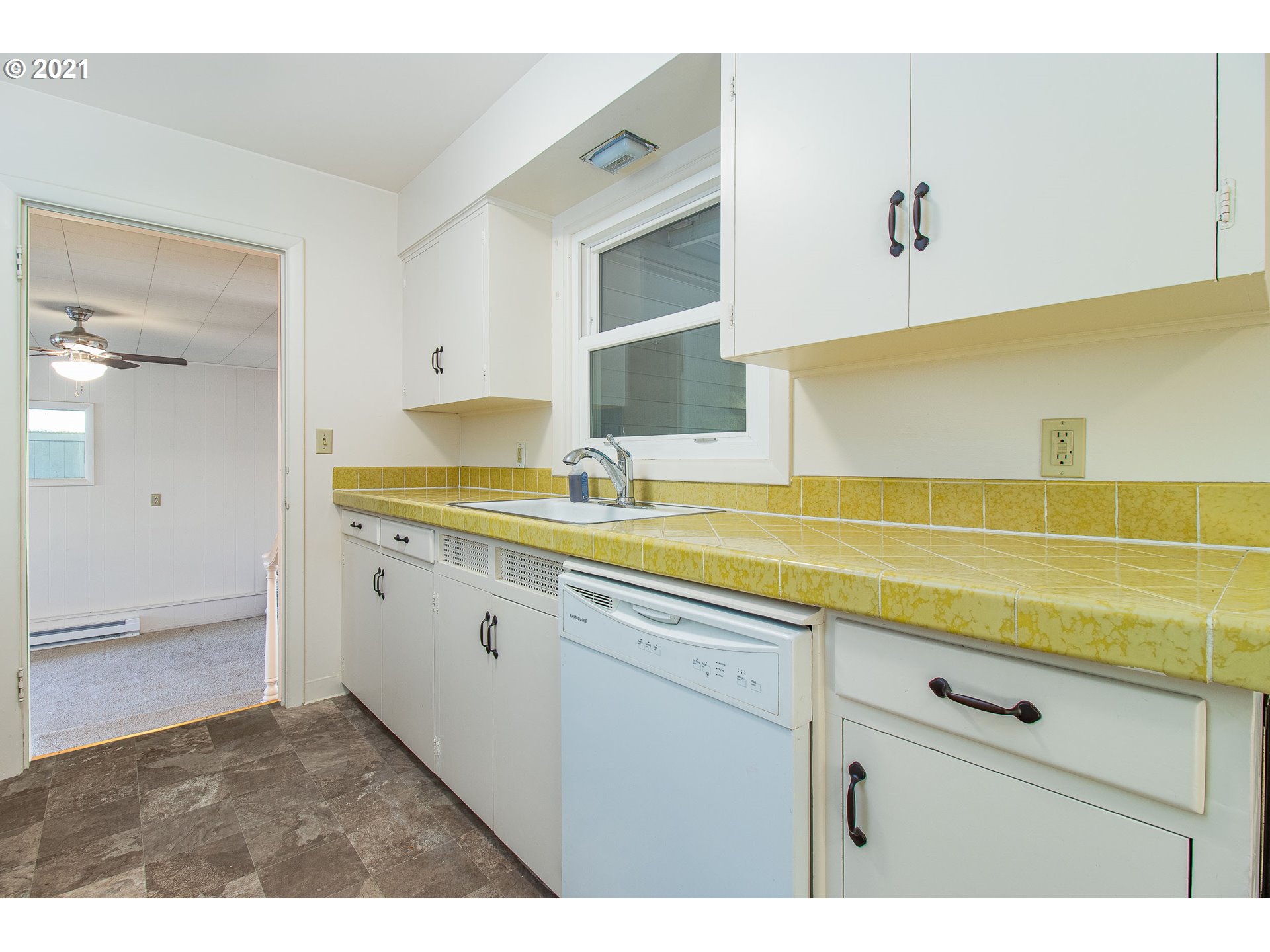 7660 Southwest Oleson Road Portland, OR 97223 - Photo 12 of 32